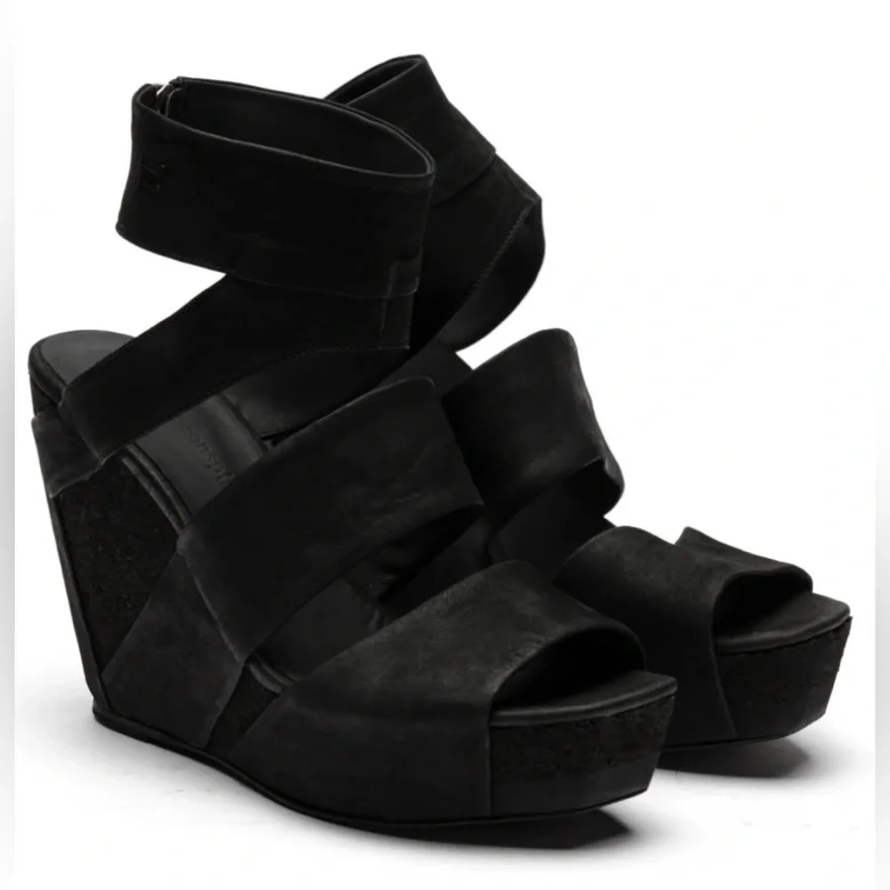 The Last Conspiracy Vova Mat Plateau Black Platform Wedges